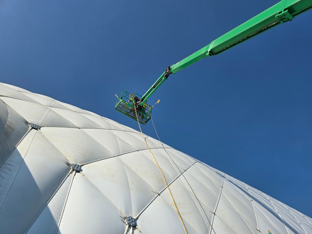 Dome Cleaning Air Structure Cleaning